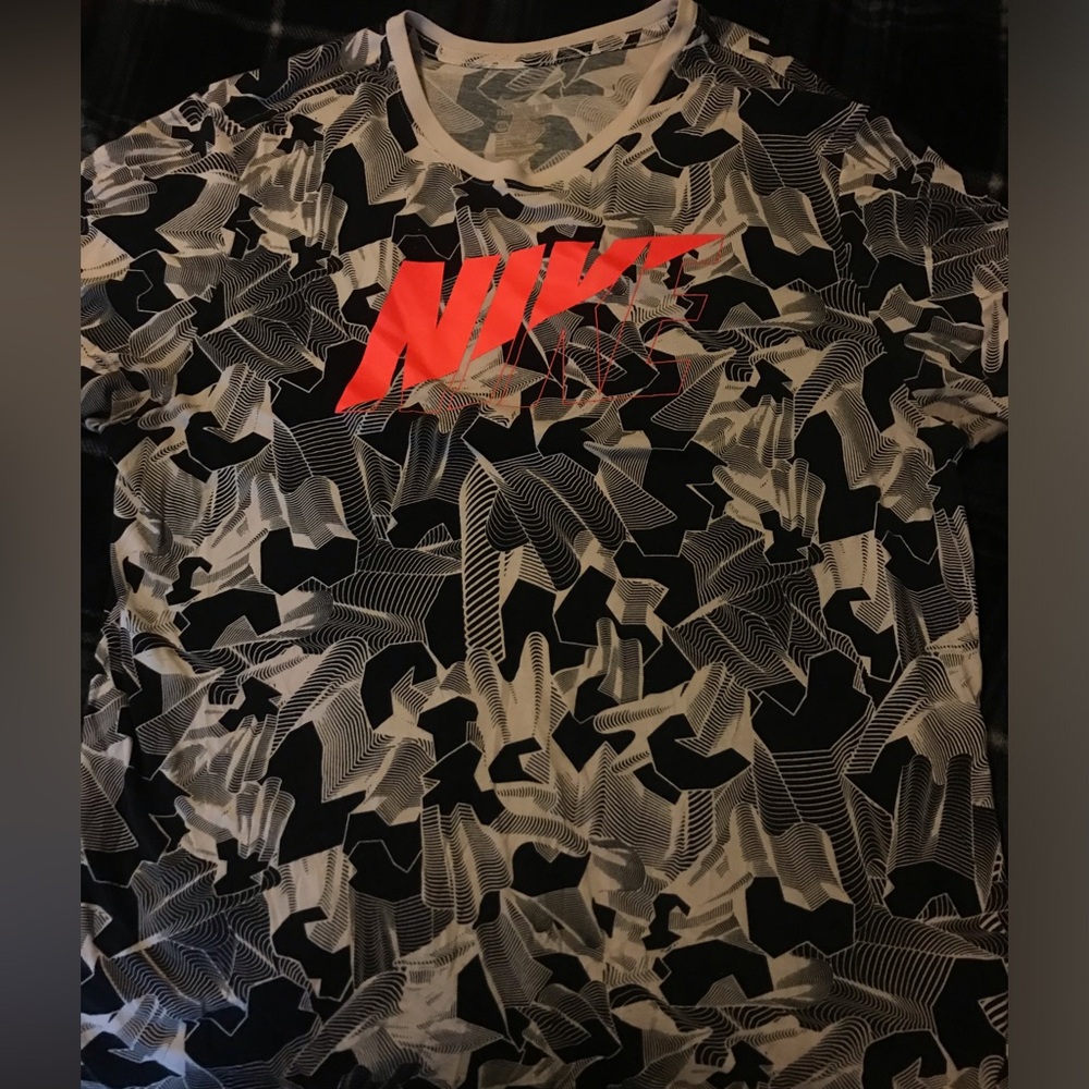 Mens Nike T-shirt